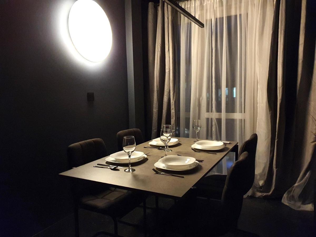 Blacknight Apartment - Self Check-In 24H Breslavia Exterior foto